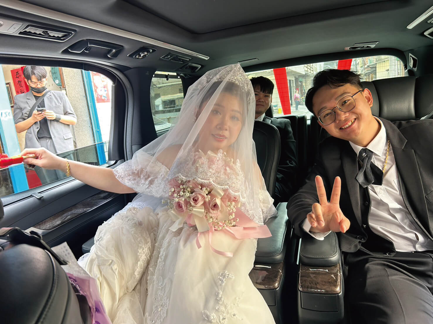 時客包車｜迎娶禮車選阿法，高雄前鎮黃先生的大日子這樣開場！的第2張圖片